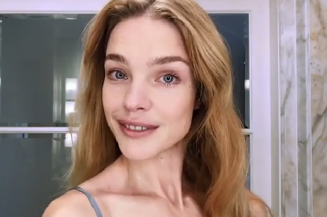 Наталья Водянова показала, будто сделать воздушный освежающий макияж
