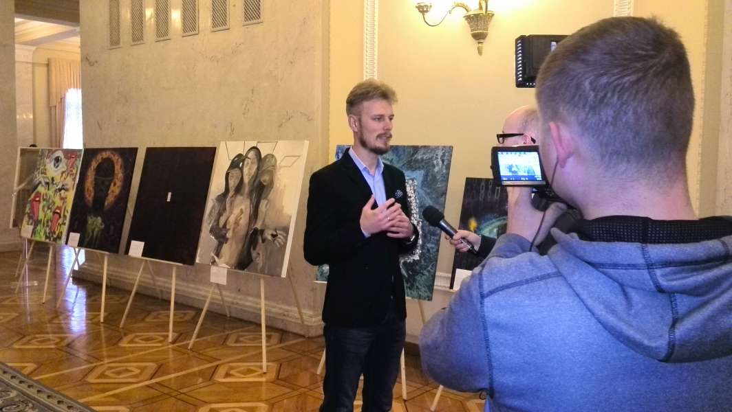 Презентація виставки Blockchain.Art у міжнародному ІТ-товаристві розпочалася з експозиції у Верховній Раді України.