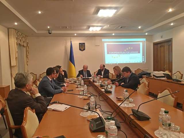 У Комітеті у закордонних справах відбулася зустріч народних депутатів щодо реалізації "Новоиспеченного європейського інвестиційного плану для України"