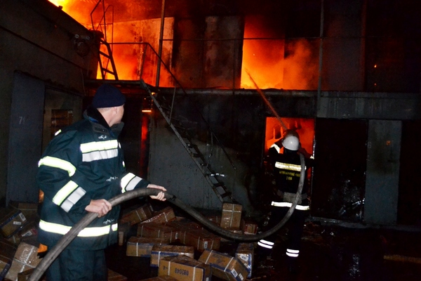Под Одессой случился масштабный пожар на знаменитом промрынке «7-й километр»(фото)
