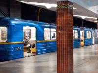 В киевском метрополитен на рельсы упал пассажир