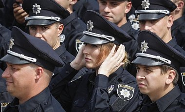 Среди украинских полицейских 22% баб - МВД