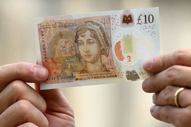 Великобритания алкает освободиться от бумажных денег