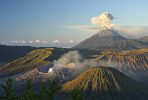 На о. Бали во вторник началось извержение вулкана Агунг