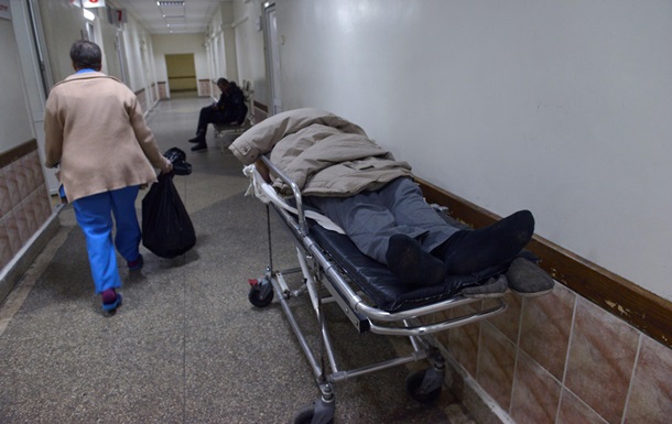 Под лестницей больницы в России два дня гнил труп пациента
