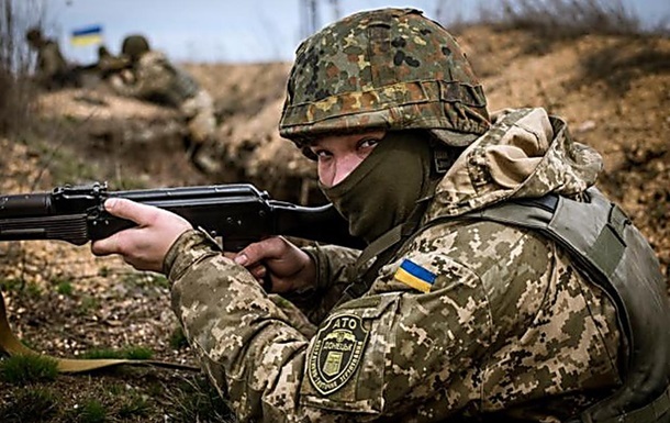 Сутки на Донбассе: десять обстрелов, ранен военный