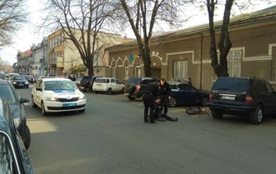 В Берегово полицейские сбили пьяного велосипедиста