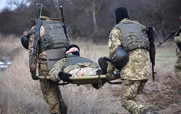 За сутки на Донбассе ранены два военных