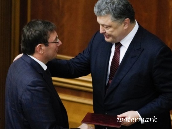 Порошенко возвращал Луценко заявление о отставке